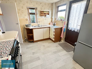Kitchen/Breakfast Room- click for photo gallery